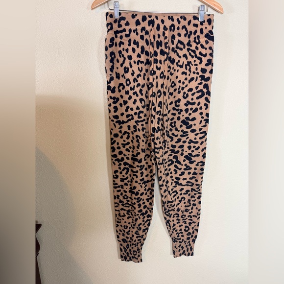 Aqua Pants - NWT Aqua Tan and Black Leopard Print Joggers size medium